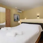 Ferienhaus Luxurious In Maruzini