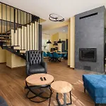 Ferienhaus Luxurious In Maruzini