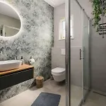 Luxurious In * Maruzini