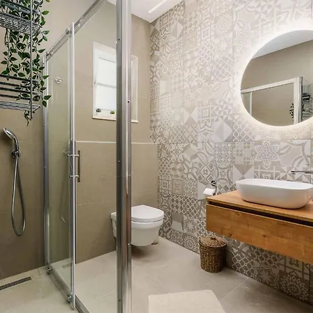 Luxurious In Maruzini
