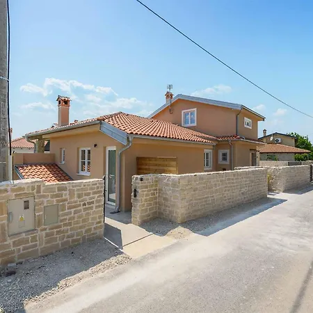 Ferienhaus Luxurious In *