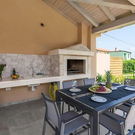 Luxurious In Maruzini
