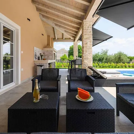 Ferienhaus Luxurious In