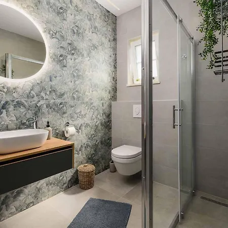 Luxurious In * Maruzini